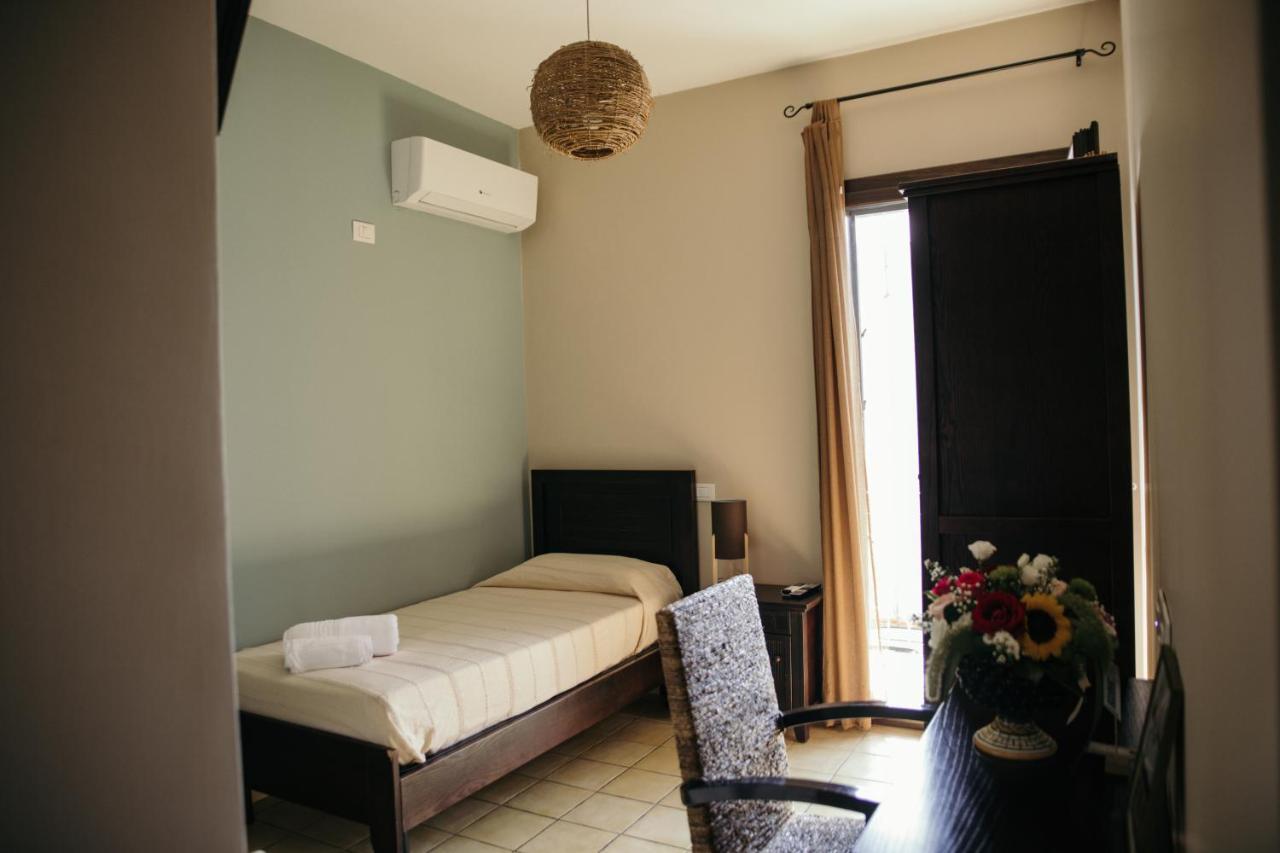 Bed and Breakfast Le Antiche Colonne Cinquefrondi Екстер'єр фото